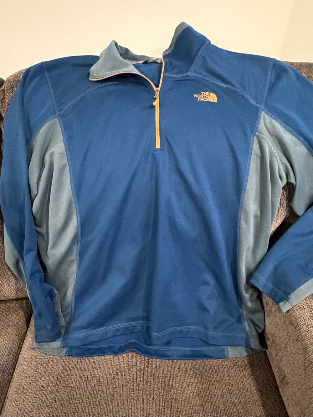 The North Face Men's Two-Tone Blue Quarter-Zip Performance Fleece